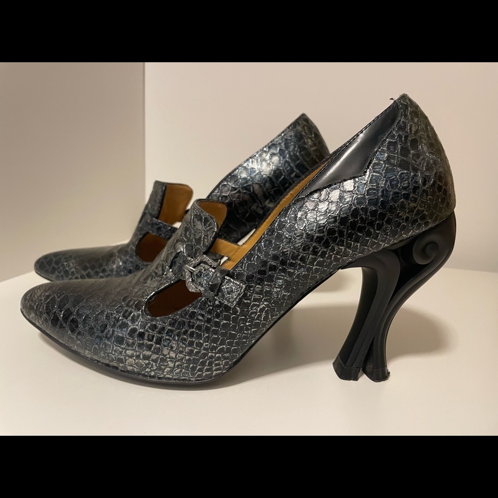 John Fluevog 9.5